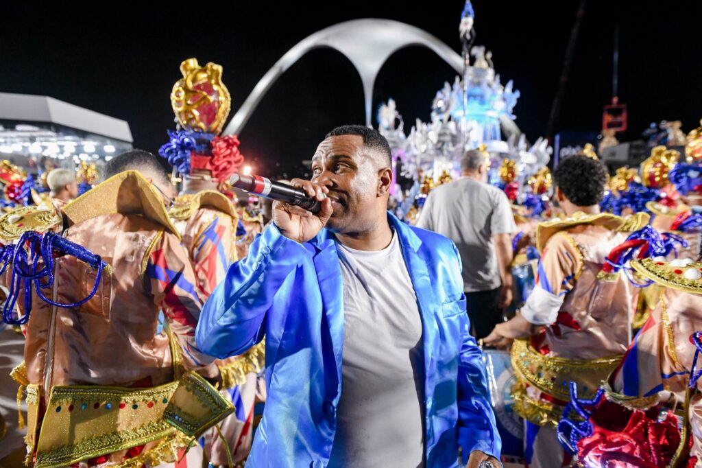 Intérprete Tinga inicia preparação para desfile da Vila Isabel no Carnaval 2025