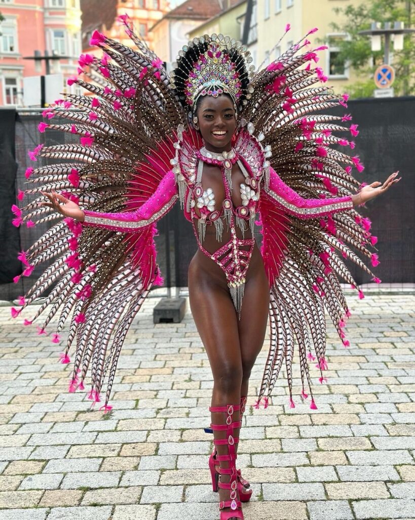 Bruna Menezes: A Jornada de Brilho da Primeira Princesa do Samba do Carnaval 2024 e Nova Musa da Estação Primeira de Mangueira.