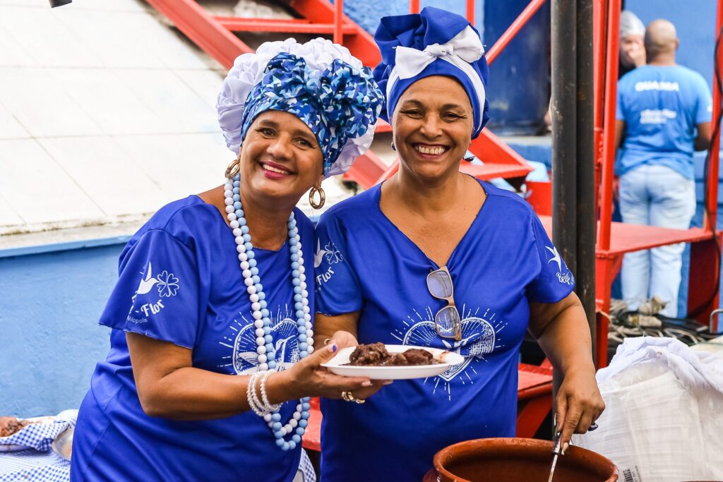 Beija-Flor de Nilópolis promove feijoada com grandes atrações neste domingo