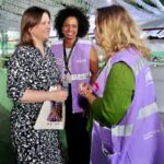 A Rede Mulher marca presença no primeiro ensaio de canto da Imperatriz Leopoldinense com a campanha “Mexeu com uma, mexeu com a rede”