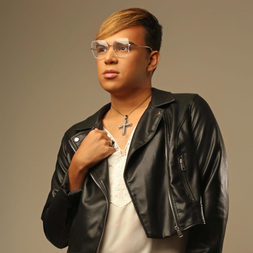 Apresentador versátil conquista o carnaval com seu programa “Vixe que que Bafo! Com Uriel”