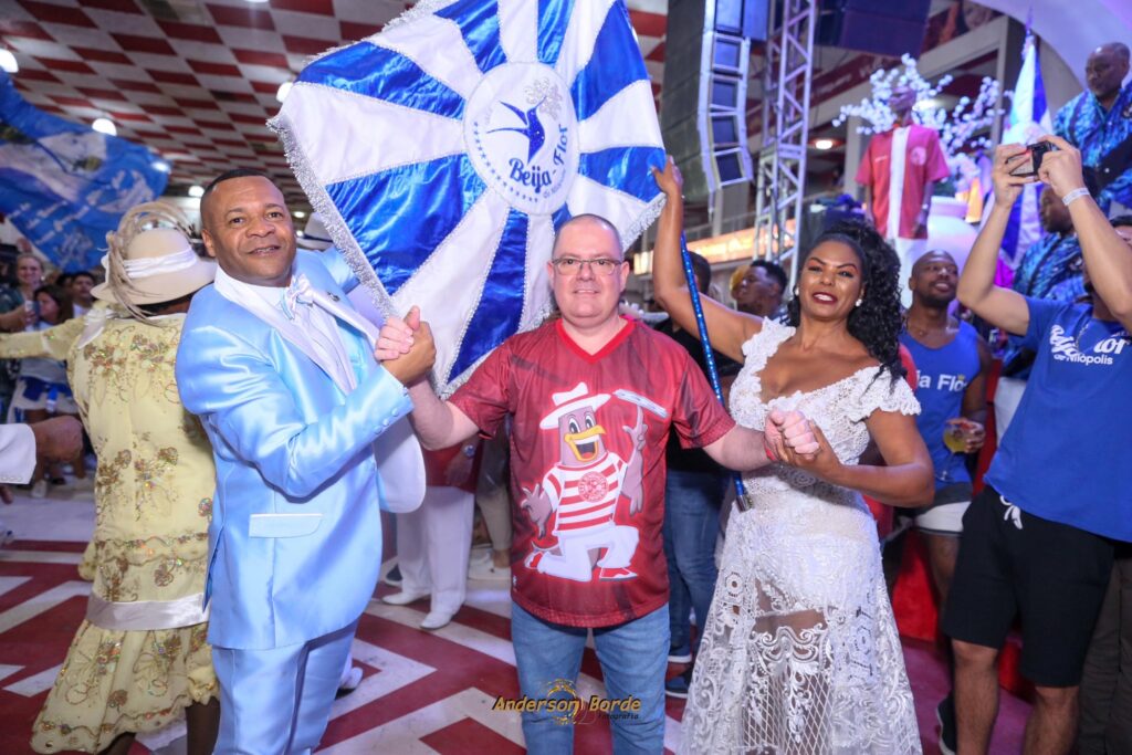 Salgueiro e Beija-Flor fazem a festa na Silva Teles no primeiro sábado (04) de 2015