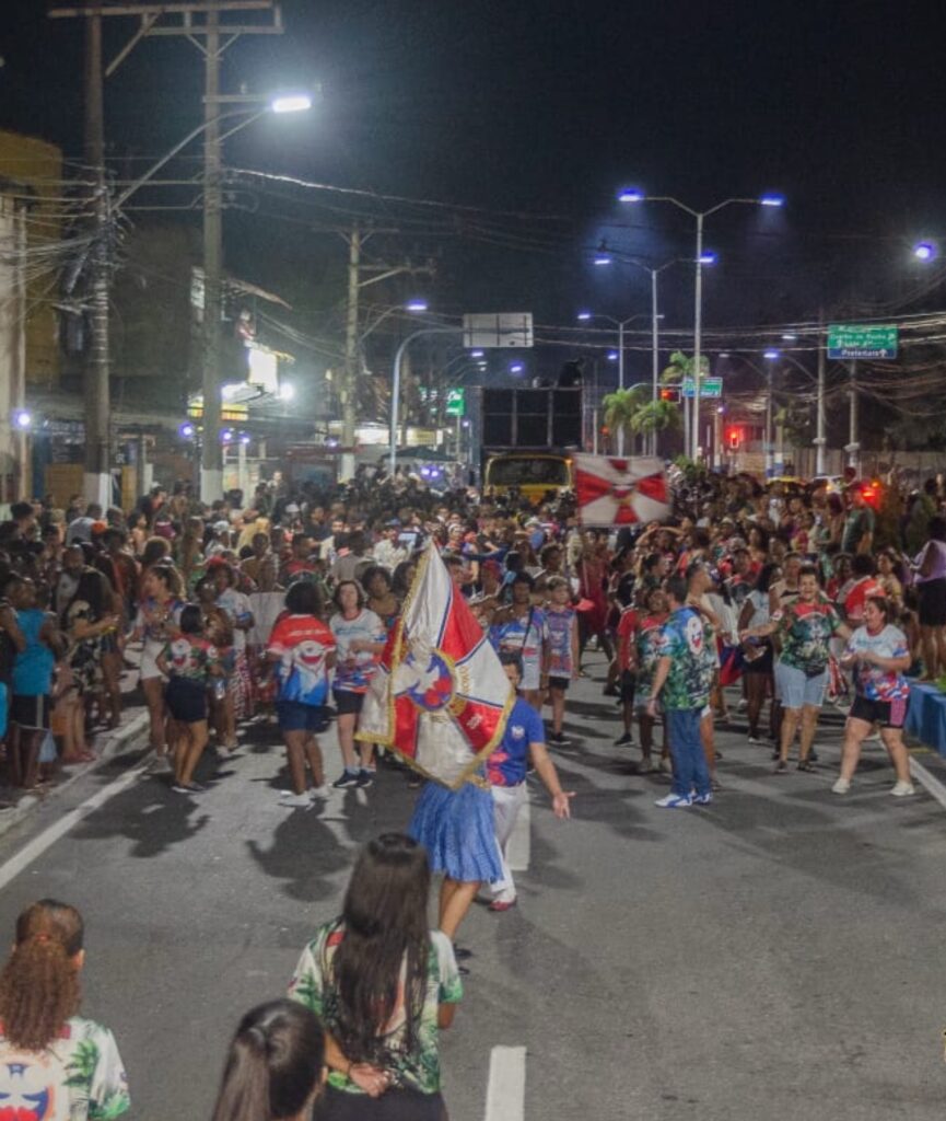A Inocentes arrasta multidão nas ruas de Belford Roxo